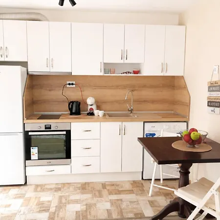 Stylish New Apartment, Location